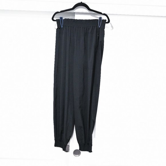 Athleta Size 6 Black Lightweight Performance Wear Jogger | Size 6 - Picture 1 of 10
